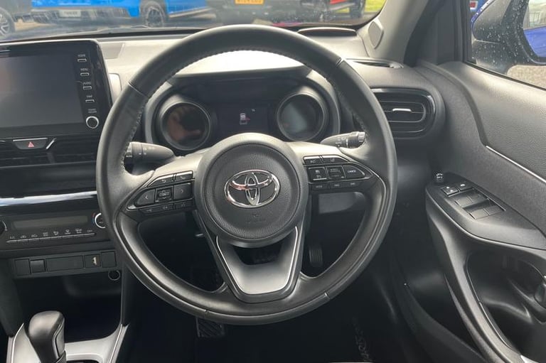 2022 Toyota Yaris Cross 1.5 Hybrid Icon 5dr CVT, Parking sensors, Media Screen, Sat Nav, Multifun...