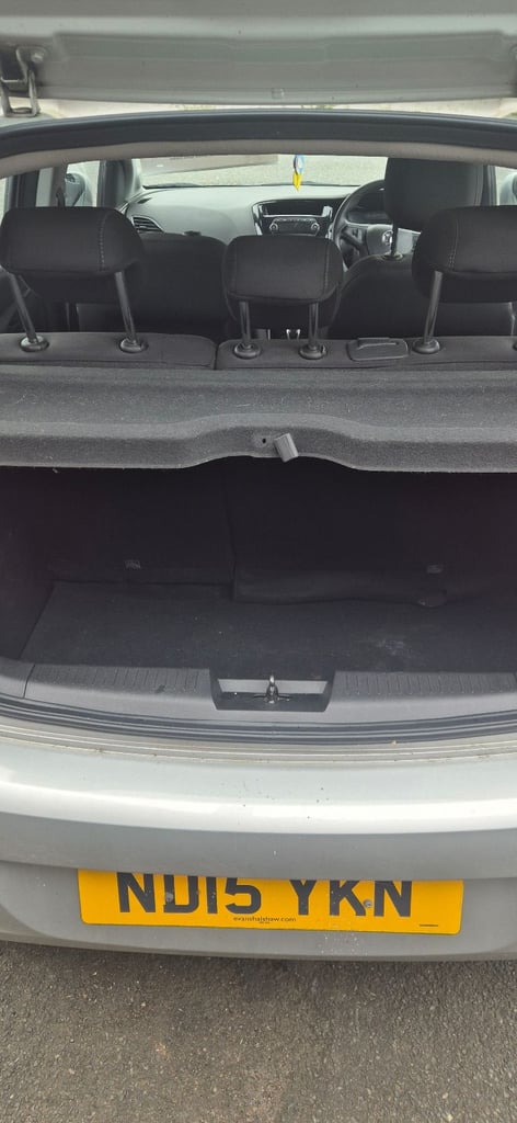 Vauxhall, VIVA, Hatchback, 2015, Manual, 999 (cc), 5 doors