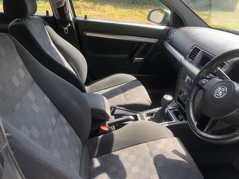 VAUXHALL VECTRA 1.8 VVT SRI 5 DOOR - 2007 07 REG - MOT TIL FEBRUARY 2026