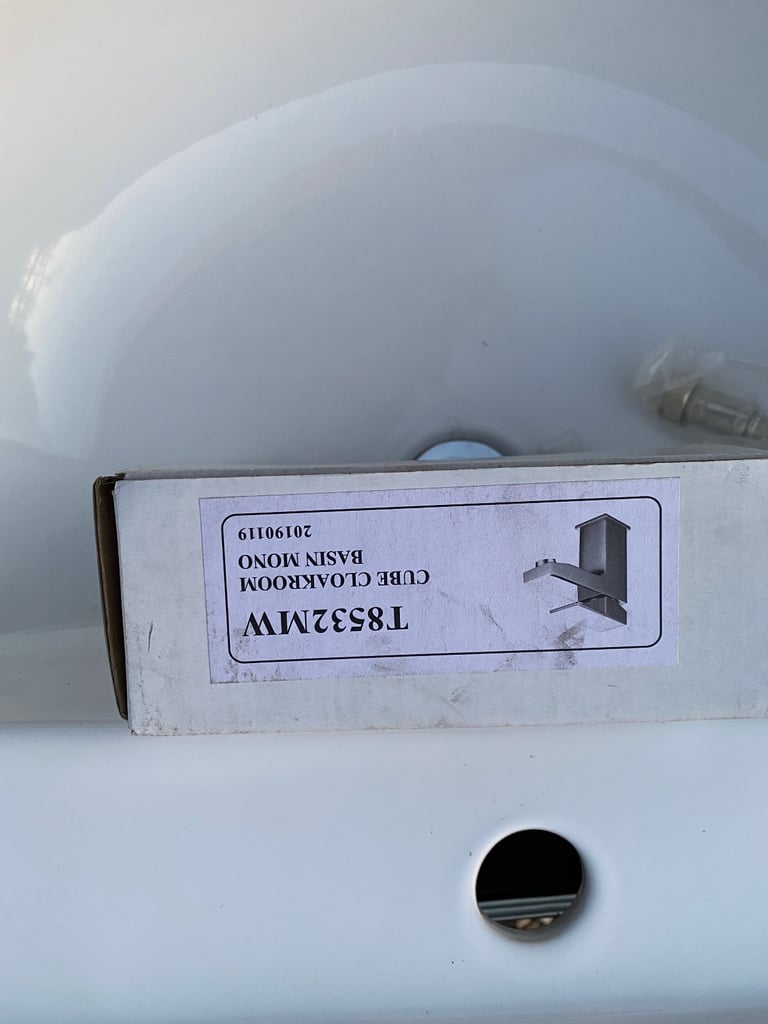 Basin and vanity unit, 2x drawers, and mixer tap