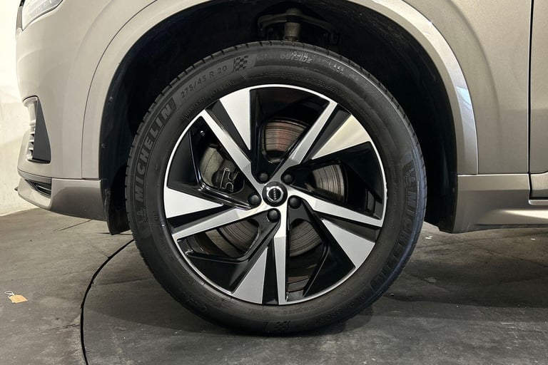 2021 Volvo XC90 Recharge R-Design, T8 AWD plug-in hybrid, 7 Seats ESTATE Petrol/Electric Hybrid A...