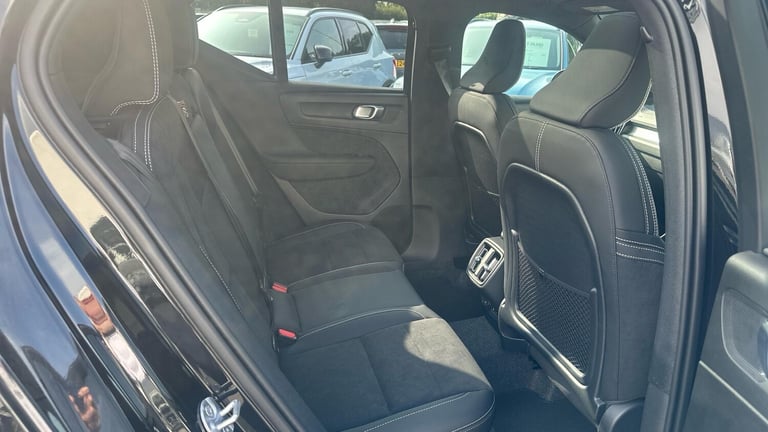 2025 Volvo XC40 Black Edition Ultra, B4 Mild hybrid, Petrol ESTATE Petrol/Electric Hybrid Automatic