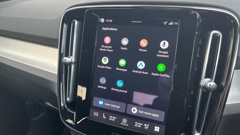 2025 Volvo XC40 2.0 B4 MHEV Plus Black Edition DCT Auto Euro 6 (s/s) 5dr ESTATE Petrol/Electric H...