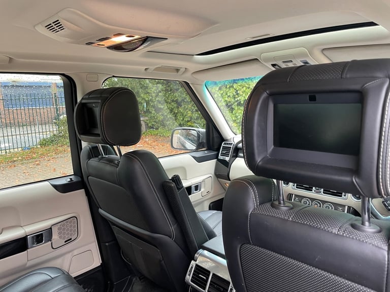 2010 Land Rover Range Rover 3.6 TDV8 Vogue SE 4dr Auto PRIVATE PLATE SERVICE HISTORY  ESTATE Dies...