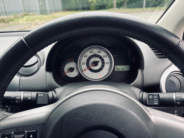 2010 Mazda Mazda2 1.3 Tamura 3dr HATCHBACK Petrol Manual