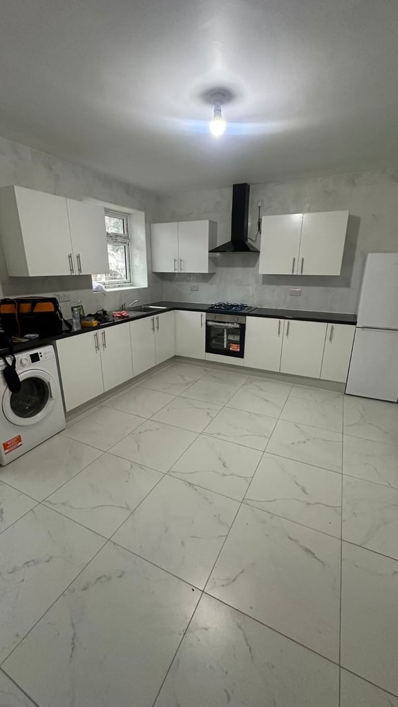 Spacious 4 bedroom house for rent in Dagenham RM9