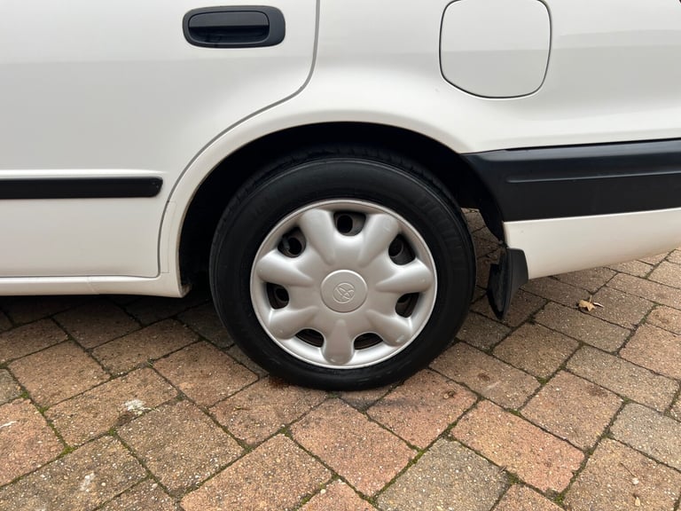 1997 Toyota Corolla 1.3 GS 5dr Auto HATCHBACK Petrol Automatic