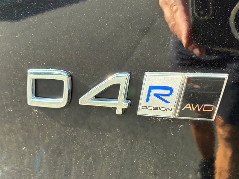 2020 Volvo XC40 2.0 D4 [190] R DESIGN Pro 5dr AWD Geartronic ESTATE Diesel Automatic