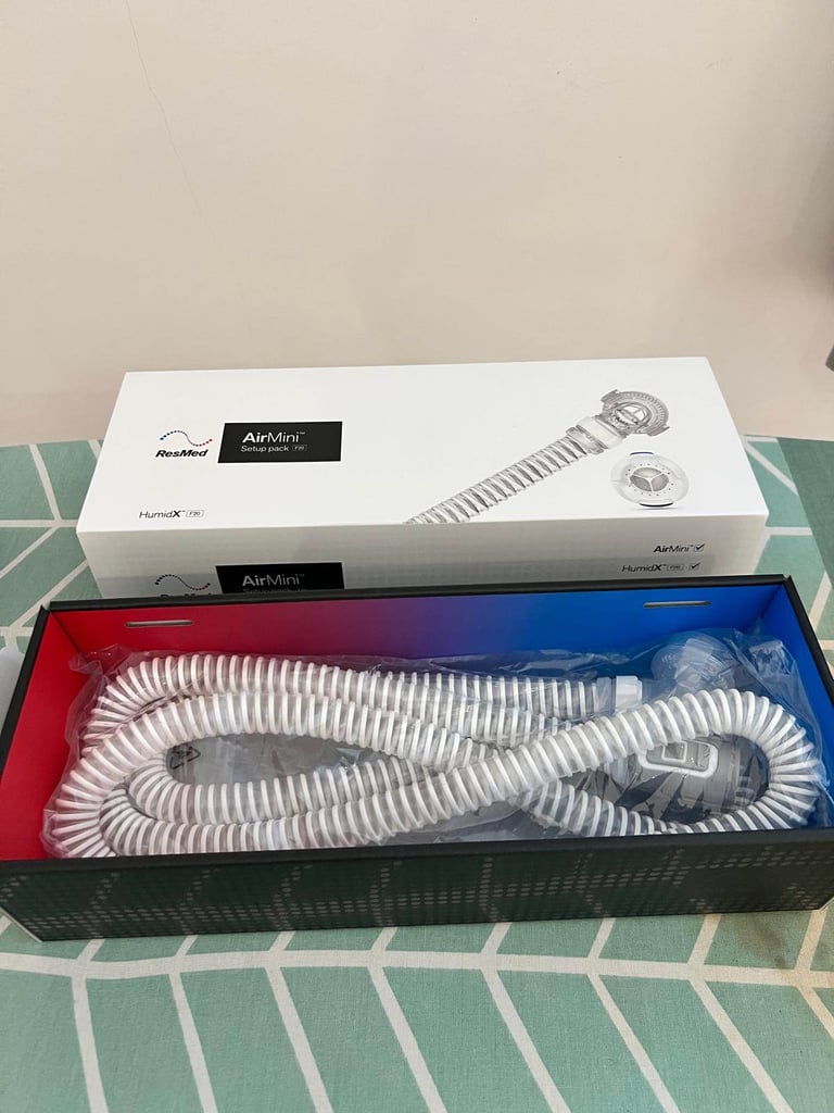 ResMed AirMini Travel CPAP machine - as new (less than 1 hr use)