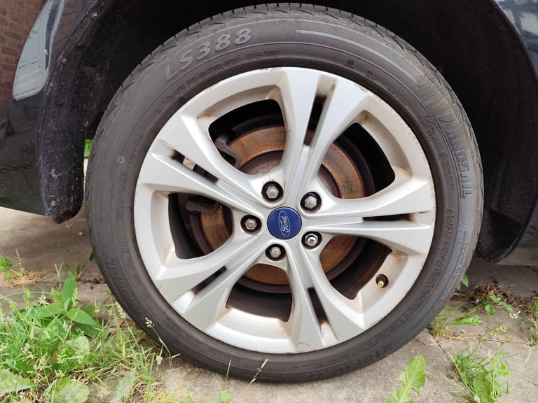 Ford Mondeo MK4 R17 Alloy Wheel whit GOOD tyre £80