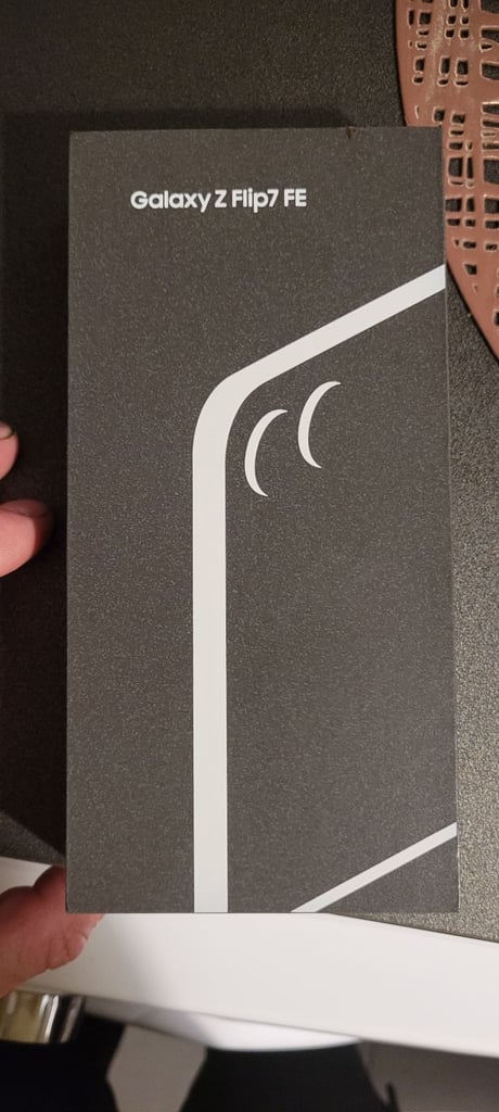 image for Galaxy z flip7 fe