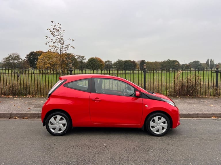 2016 16 TOYOTA AYGO 1.0 VVT-I X-PLAY HATCHBACK 3DR PETROL MANUAL EURO 6 (68 PS)