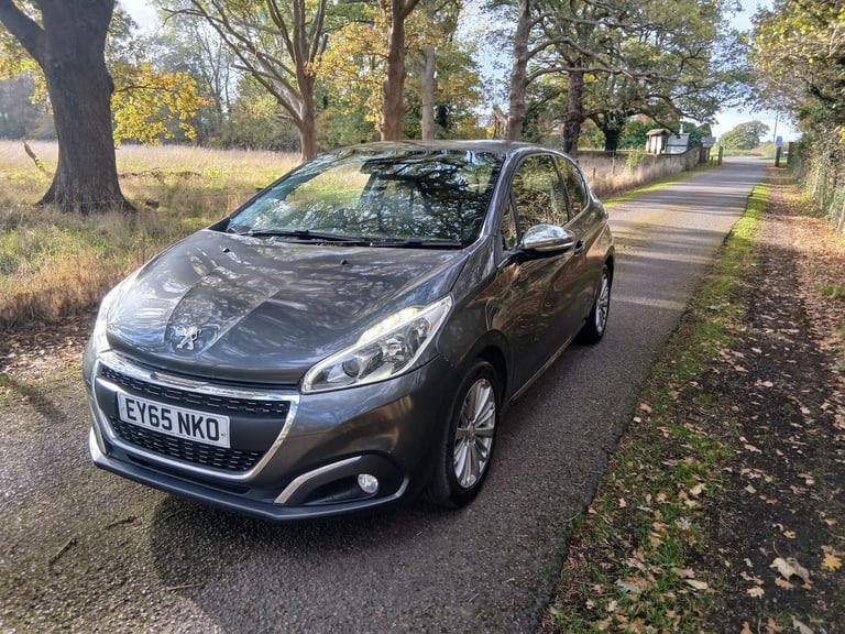 2015 Peugeot 208 1.2 PureTech 82 Allure 3dr HATCHBACK PETROL Manual