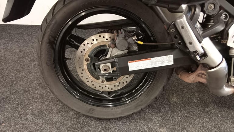 SUZUKI DL1000 ** MOT AUGUST 2026 - FULL LUGGAGE - ENGINE BARS **