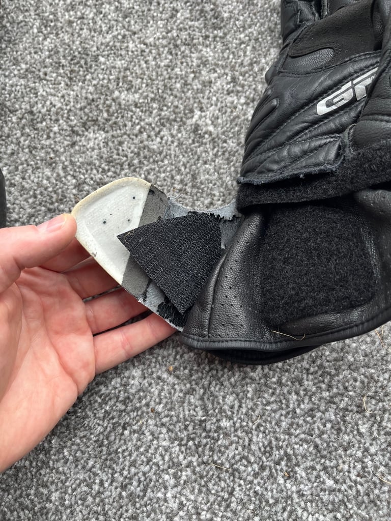 Alpinestars GP pro gloves - Dainese 