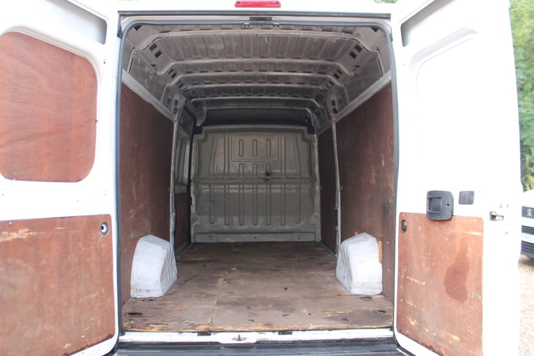 2021 Peugeot Boxer 2.2 BlueHDi H2 Professional Van 140ps PANEL VAN Diesel Manual