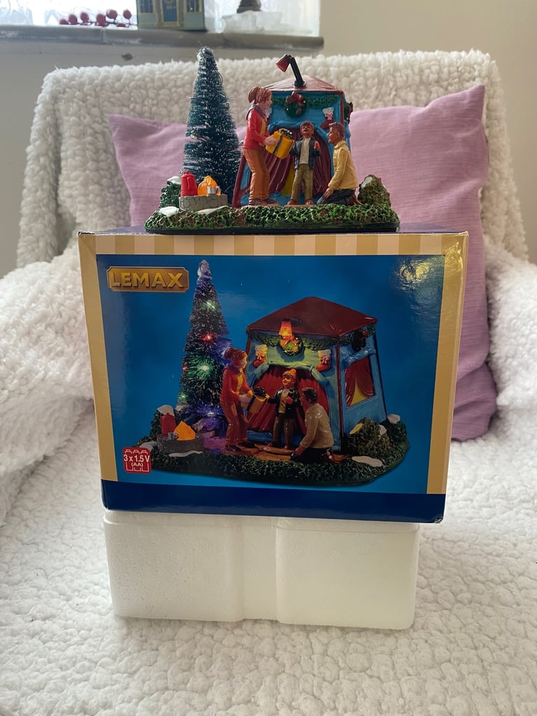 TWO LEMAX VILLAGE MODELS