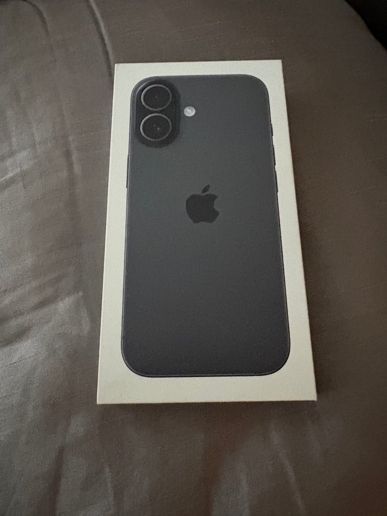 New boxed Apple Iphone 17 Black 256GB ( 5 year Warranty )