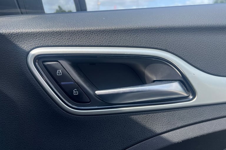 2020 20 MG MG ZS 1.5 VTI-TECH EXCLUSIVE SUV 5DR PETROL MANUAL EURO 6 (S/S) (106 