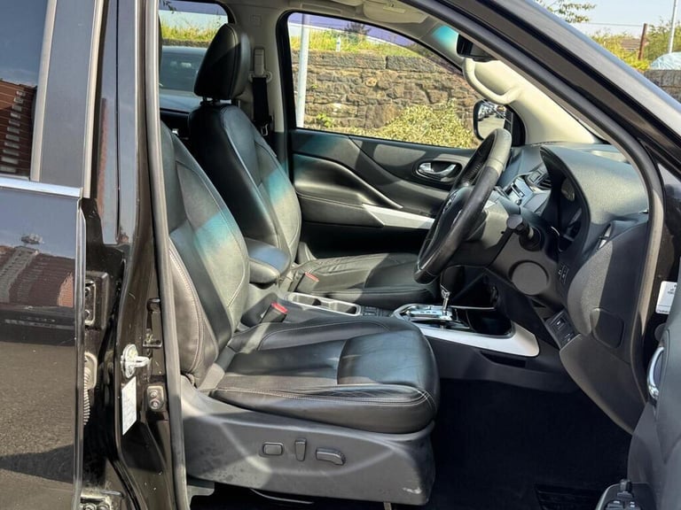 2016 Nissan Navara 2.3 dCi Tekna Auto 4WD Euro 5 4dr PICK UP Diesel Automatic