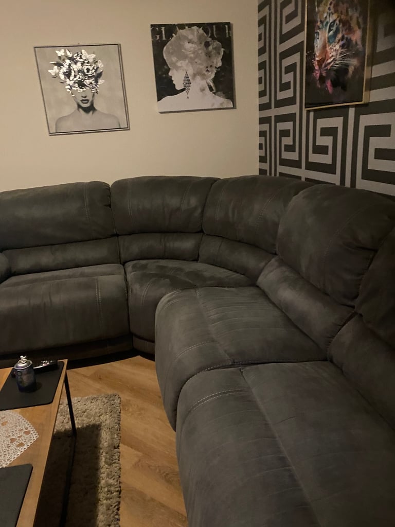 Selling our beautiful sofa 