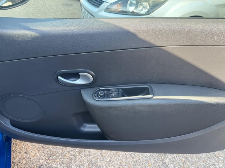 RENAULT CLIO 1.2 I-Music 2010