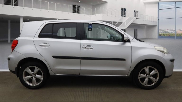 4X4 AWD Toyota, URBANCRUISER, Hatchback, 2011, Manual, 1364 (cc), 5 doors  NOV 2026 MOT