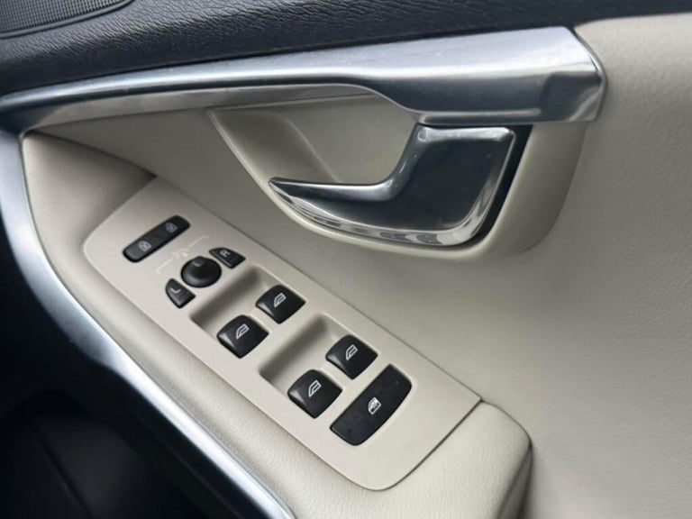  Volvo V40 D2 Cross Country Lux 5dr Powershift Diesel
