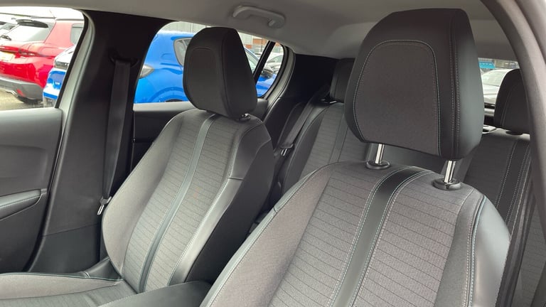 2022 Peugeot 208 1.2 PureTech Allure Premium Hatchback 5dr Petrol EAT Euro 6 (s/s) (100 ps) Hatch...