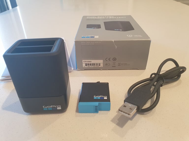GoPro dual charger and battery