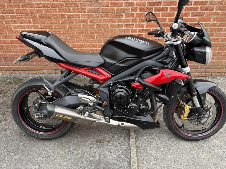 TRIUMPH STREET TRIPLE R