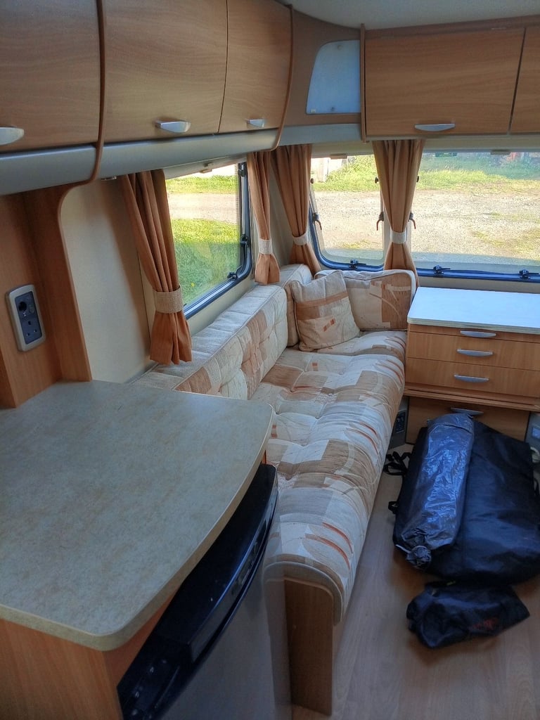 2011 swift charisma 220 