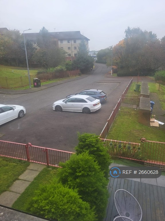 3 bedroom flat in Eastfield Road, Glasgow, G21 (3 bed) (#2660628)