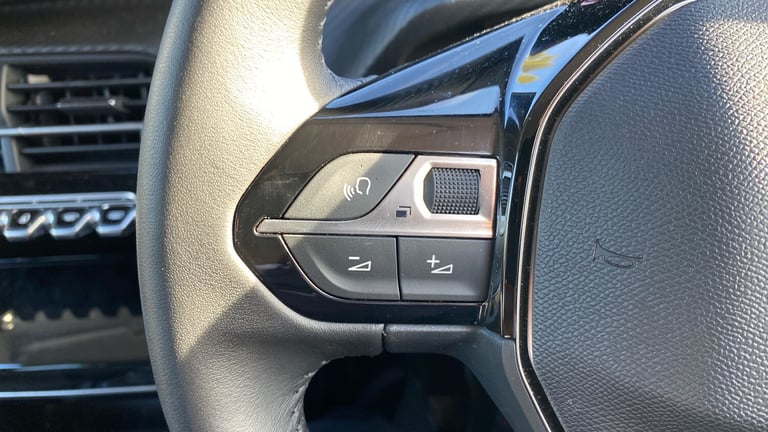 2024 Peugeot 208 50kWh E-Style Hatchback 5dr Electric Auto (7.4kW Charger) (136 ps) Hatchback Ele...