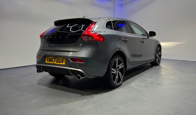 Volvo V40 D3 R-DESIGN PRO