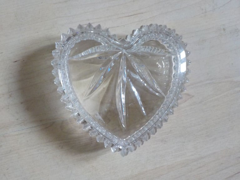 image for Glass Diamond Cut Heart Shaped Jewellery/Trinket Box - £2