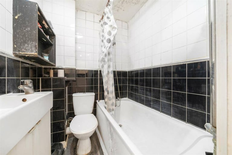 PENGE STUDIO AVAILABLE ( Move in today ) 