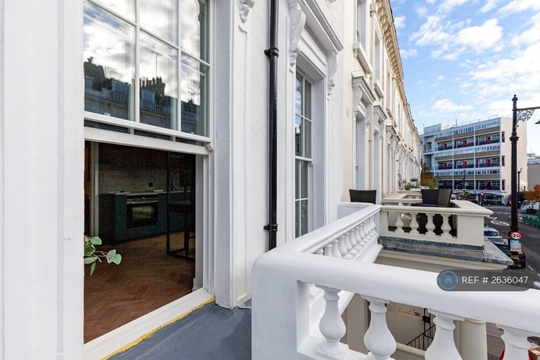 image for Studio flat in Winchester Street, London, SW1V (#2636047)