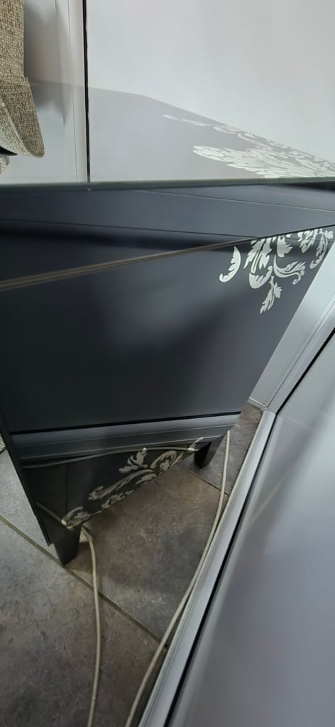 lawrence lleweyln bowen 3 drawers 