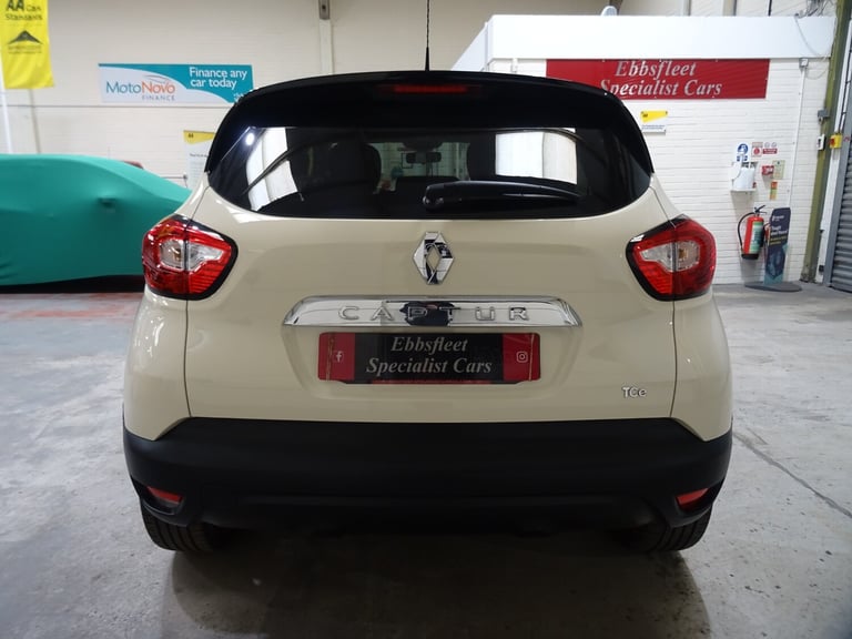 2016 Renault Captur 1.2 TCE Dynamique S Nav 5dr Automatic **LOW MILEAGE*ONLY 10000 MILES** HATCHB...