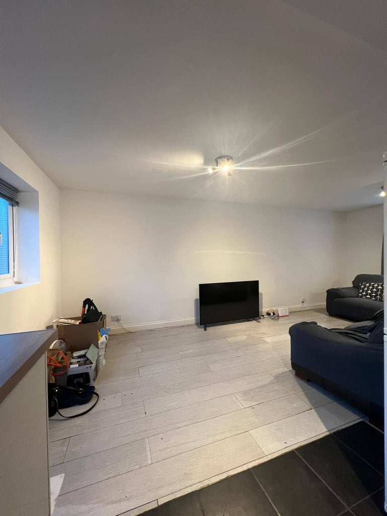 Three Bedroom House for Short to Long Term Rent in Basildon