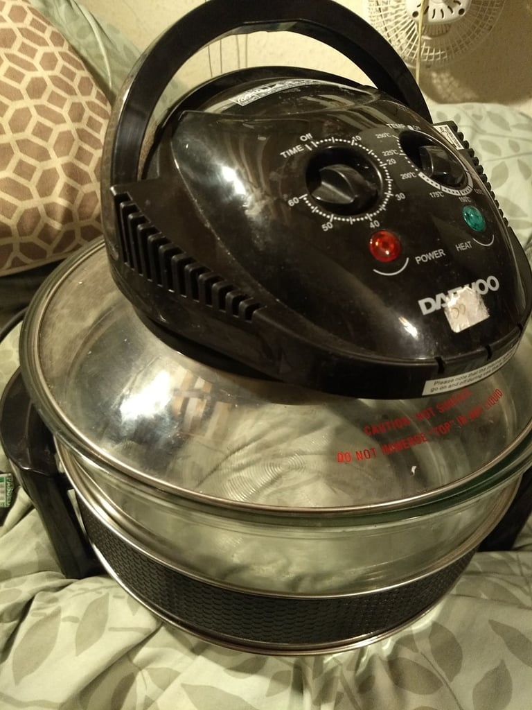 Daewoo Halogen oven. Glass bowl type