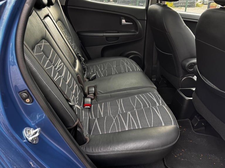  Kia Venga 1.6 3 MPV 5dr Petrol Auto Euro 5 (Sat Nav) (123 bhp) Petrol Automatic