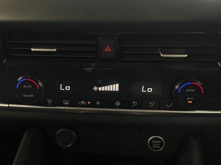 2022 Nissan Qashqai 1.3 DIG-T MHEV N-Connecta Euro 6 (s/s) 5dr HATCHBACK Petrol/Electric Hybrid M...