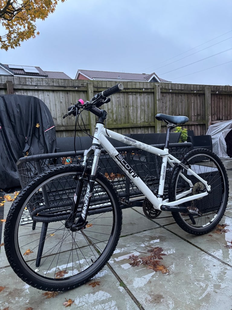 Ladies Lightweight SCOTT Aluminium Mountain Bike (Great Condition)