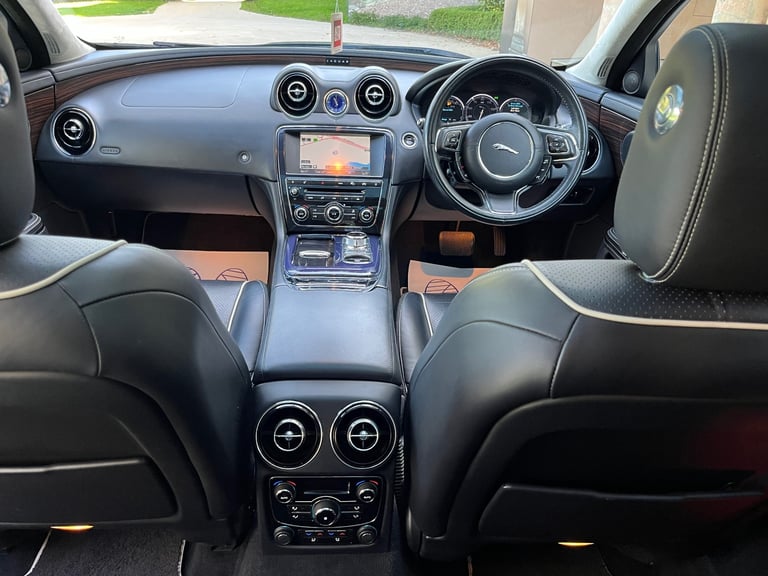 Jaguar XJ Portfolio, 3.0 Diesel V6, 275bhp, huge spec, luxury saloon with 12 months MOT, private reg