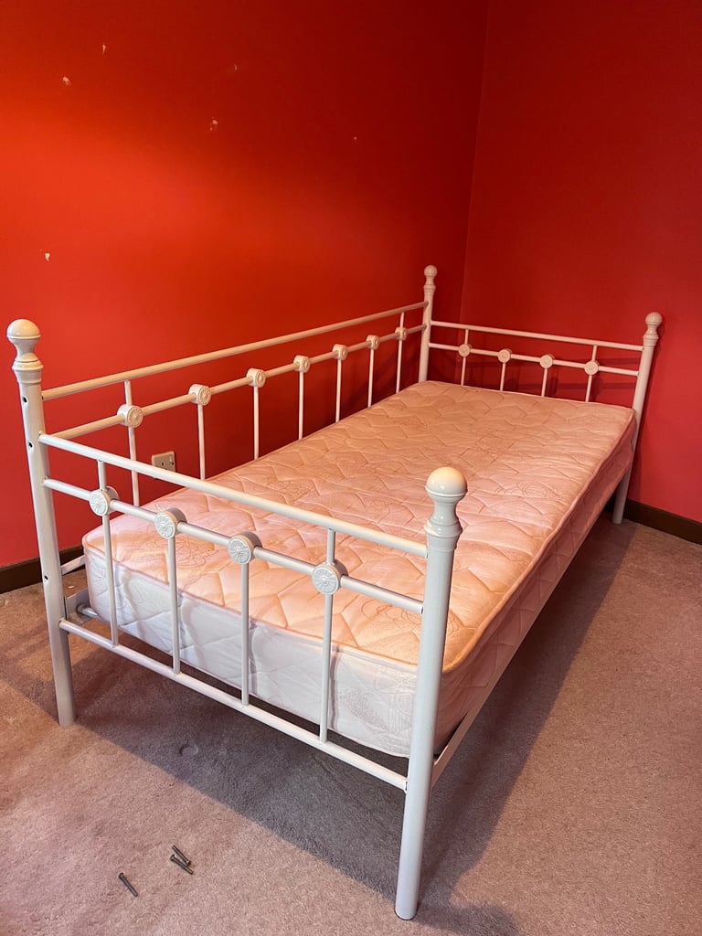 image for Single Bed / Day Bed