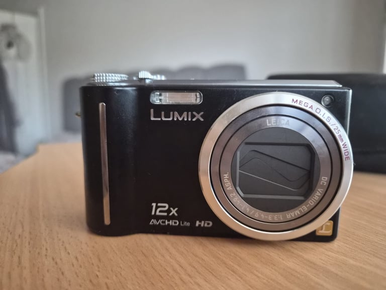 Perfect Christmas Gift – Panasonic Lumix Camera, Hardly Used!