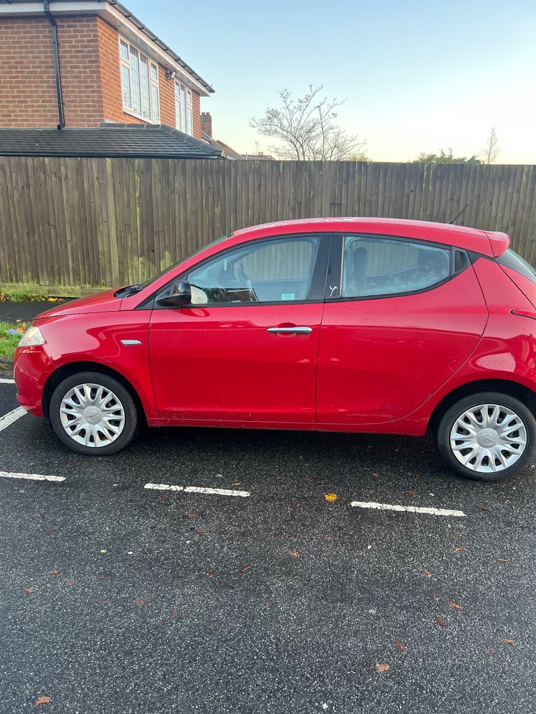 Chrysler, YPSILON, Hatchback, 2012, Manual, 1242 (cc), 5 doors