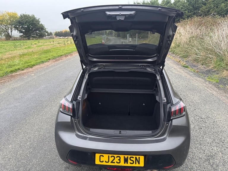 Peugeot 208 1.2 PureTech Allure Premium + Hatchback 5dr Petrol EAT Eu... 2023/23